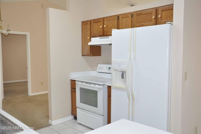 Building Photo - 2105 Hovington Cir W