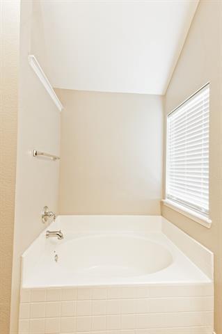 Building Photo - 1129 Acacia Dr