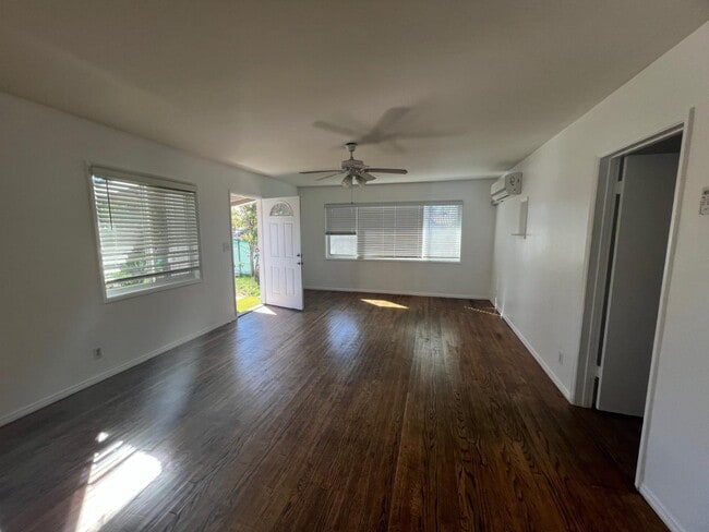 Building Photo - 510 S Escondido Blvd