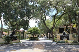 Building Photo - Split plan spacious 2bed/2batj