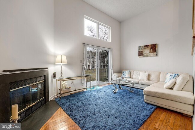 Building Photo - 117 N Barrow Pl