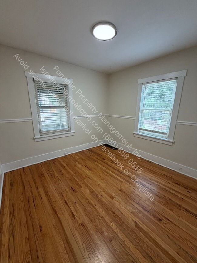 Building Photo - 2246 S Corona St