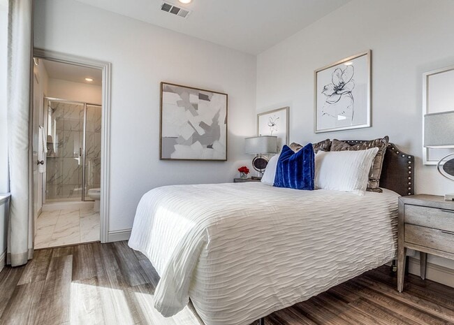 Building Photo - Modern Two-Story Townhouse in Celina