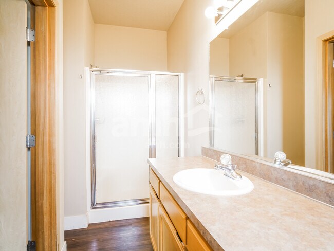 Building Photo - 3856 Oranda St