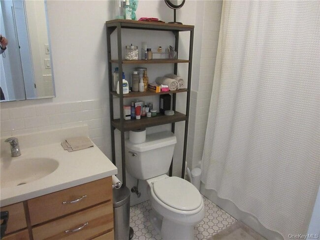 Building Photo - 120 Main St