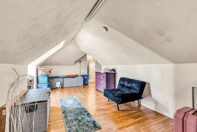 Building Photo - 2 Brookline St