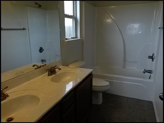 Building Photo - 1101 Yarrow Dr