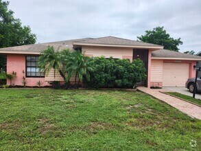 Building Photo - Single Family 3 bedroom 2 bath Must See