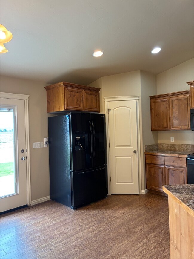 Building Photo - 234 Greenbrier Dr