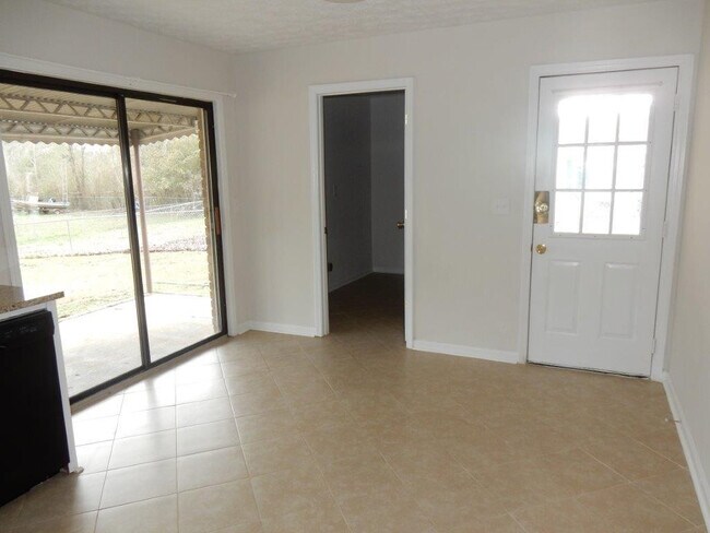 Building Photo - 8110 Trafalgar Way