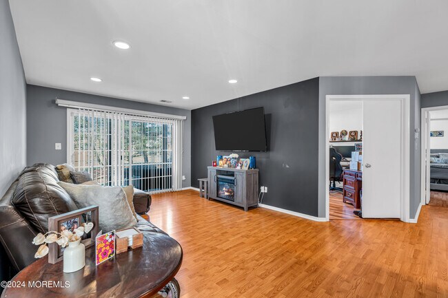 Building Photo - 237 Paddington Ct