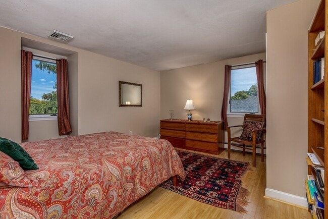 Building Photo - 8 Jackson Rd