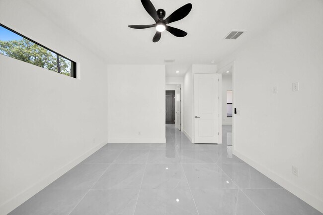 Building Photo - Be the first in occupy this 2025 constructed home in the city of North Port,FL! Qualify for a dep...