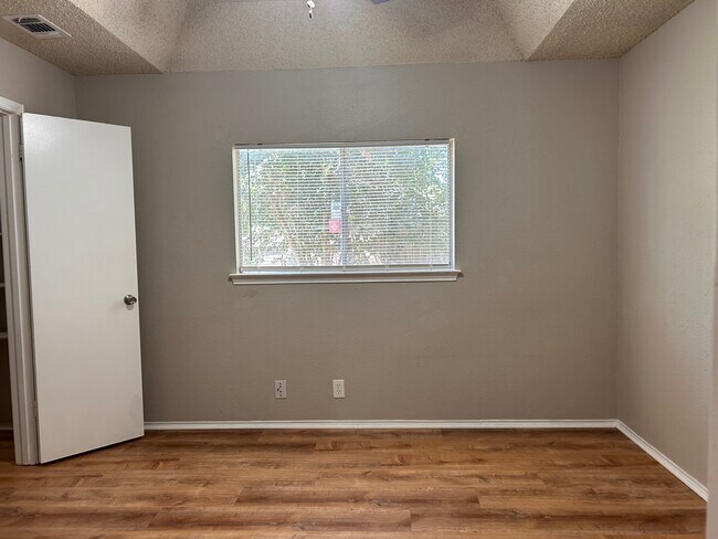 Building Photo - 7257 Lansbury Dr