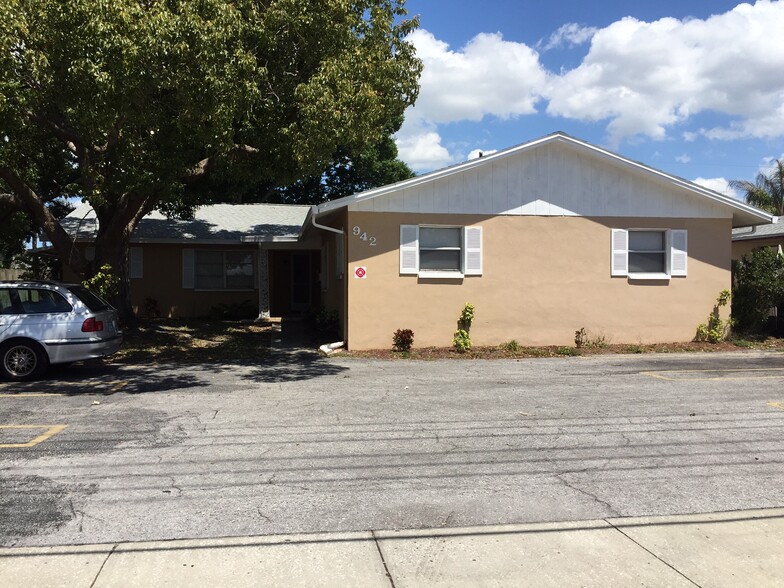 Primary Photo - 942 San Christopher Drive