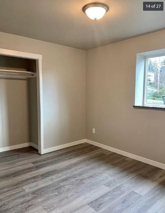 Building Photo - Charming 7 bedroom, 3 bath home available in August!