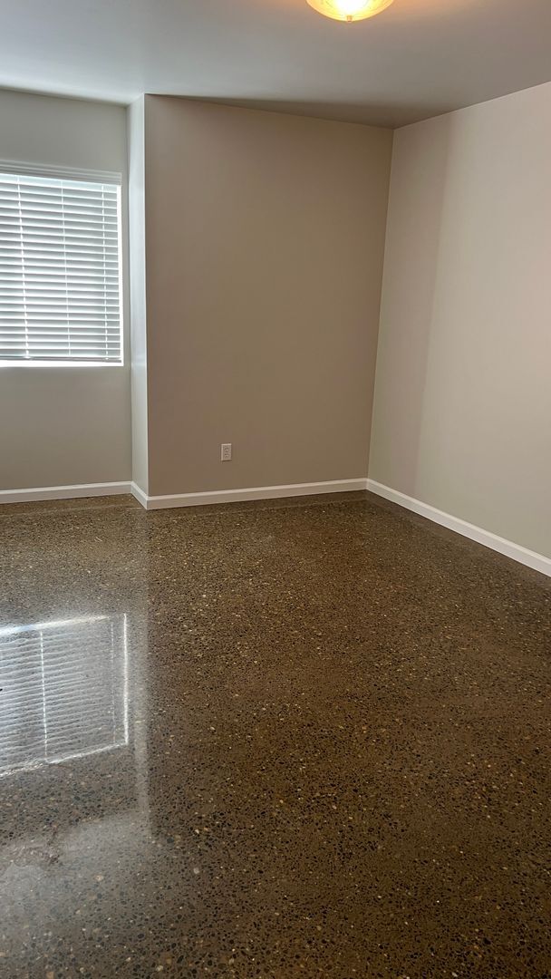 Building Photo - Charming 3 Bedroom and 2.5 Bathroom home located in desirable Tacoma