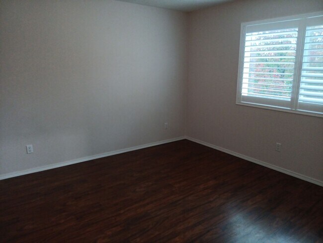 Building Photo - Stunning 4-bedroom, 3.5-bathroom home! Showings coming soon!