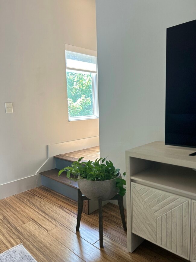 Building Photo - 1672 DeKalb Ave NE