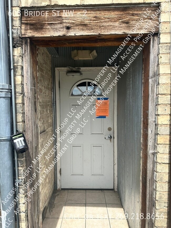 Building Photo - 608 Bridge St NW