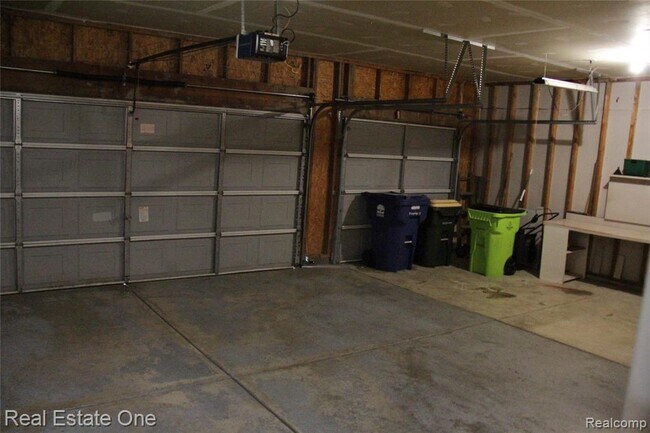 Building Photo - 40690 Bluesprings Ct