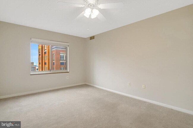 Building Photo - 2151 Jamieson Ave