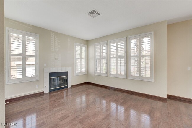 Building Photo - 251 S Green Valley Pkwy
