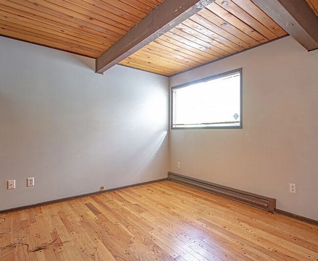 Building Photo - HALF MONTH FREE OF RENT Charming A-Frame H...