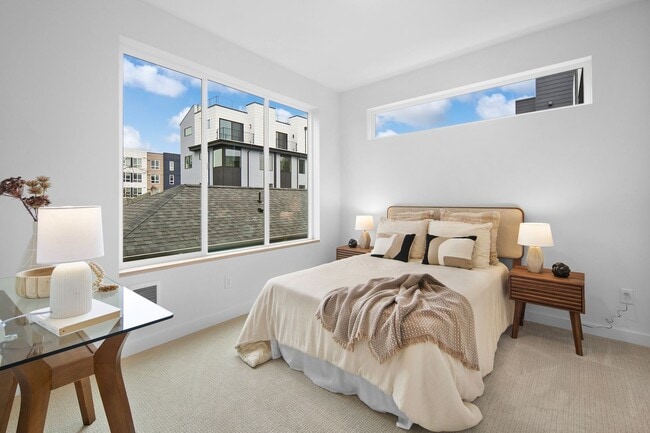 Building Photo - New Luxury Townhome in Seattle 2bed/2bath – Rooftop Deck, Pets OK