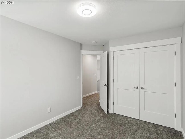 Building Photo - 2506 NE 53rd St