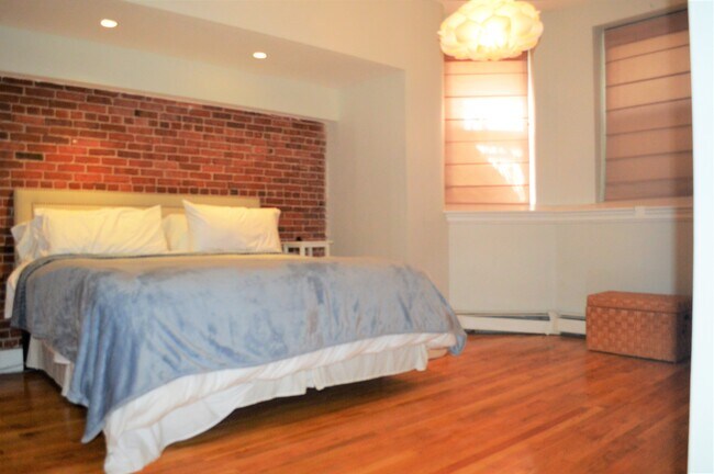 Building Photo - 373 Commonwealth Ave