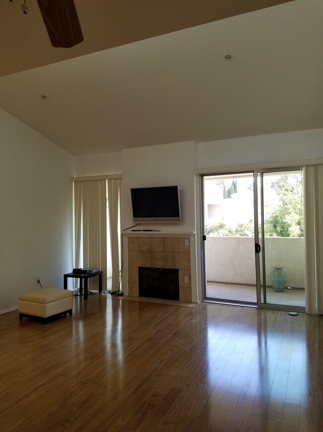 Living Room (furnished demo) - 5325 Newcastle Ave