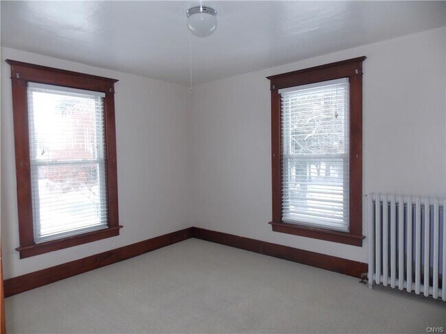 Building Photo - Village of Carthage 4 Bedroom / 2 Bath Ren...