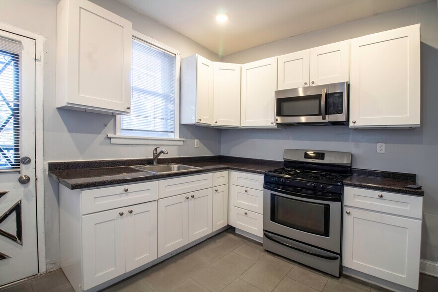 Building Photo - 6008 Jefferson St