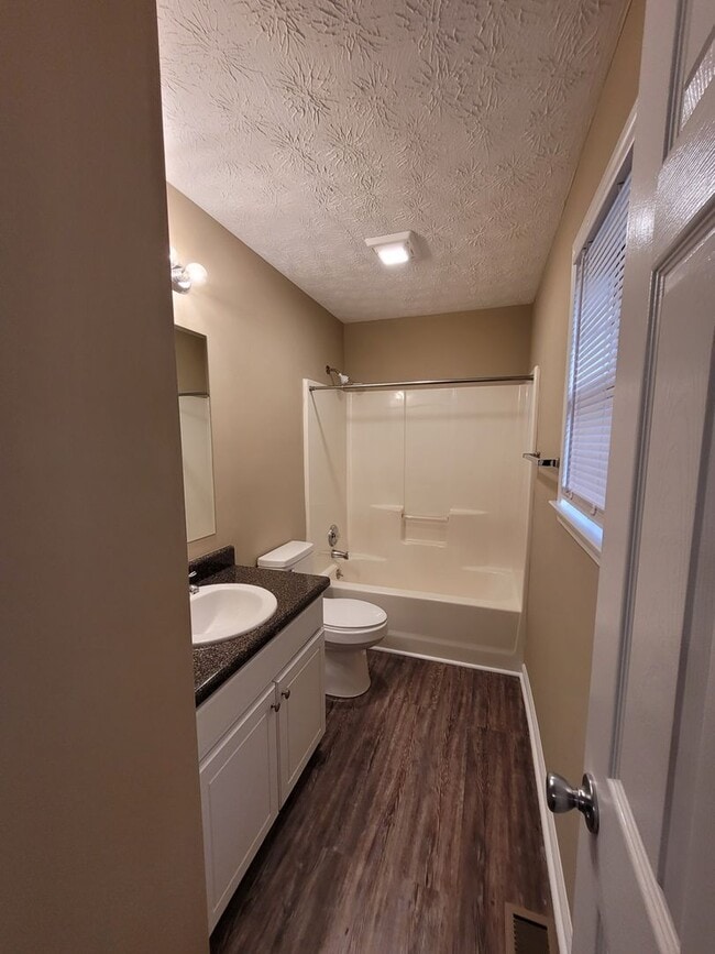 Building Photo - For Rent - Hart County - Fay Kight Circle - Three Bedroom and Two Bathroom Home