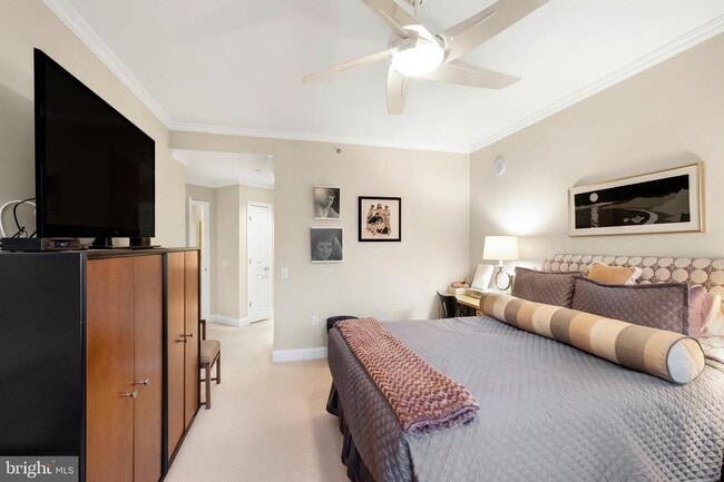 Building Photo - 400 S Broad St