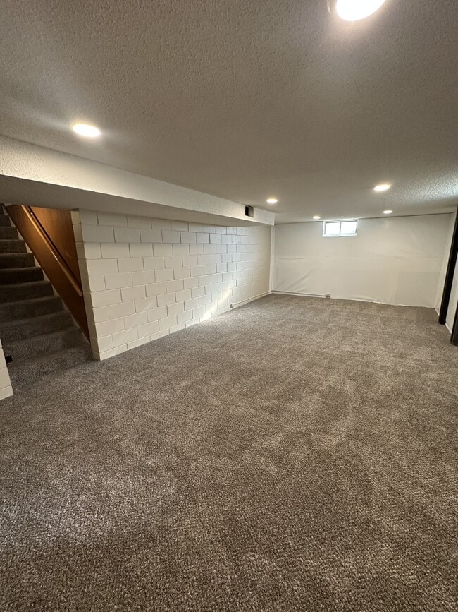 Building Photo - 3207 90th St