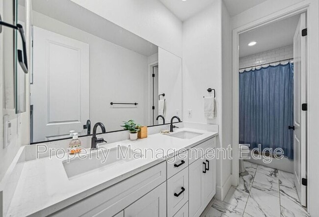 Building Photo - 32017 Radiant Dr