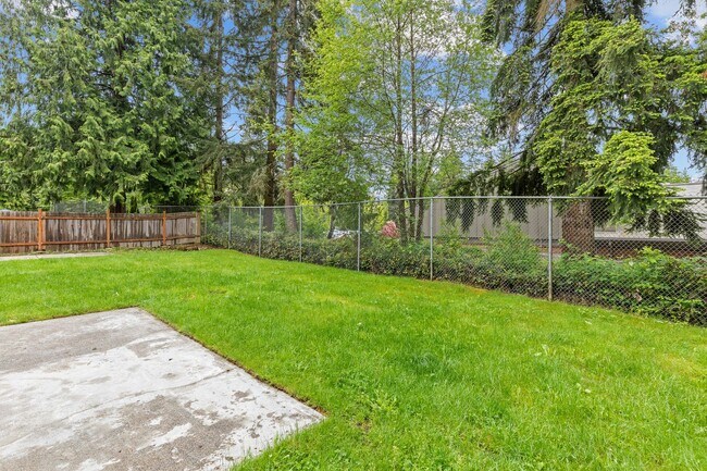 Building Photo - 4Bd Bothell Home!