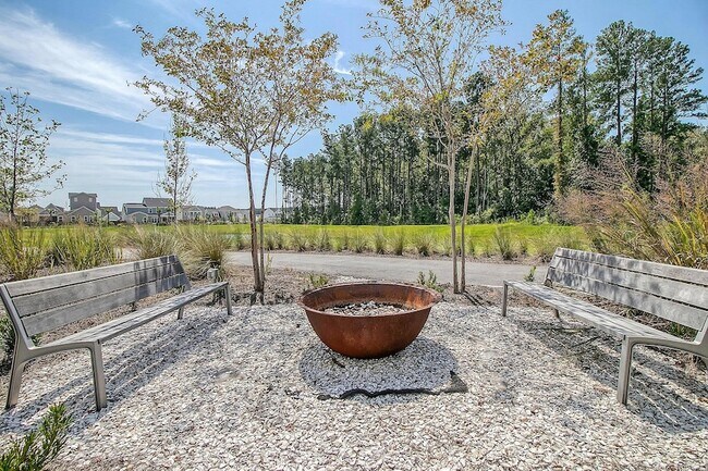 Building Photo - 110 Crimson St