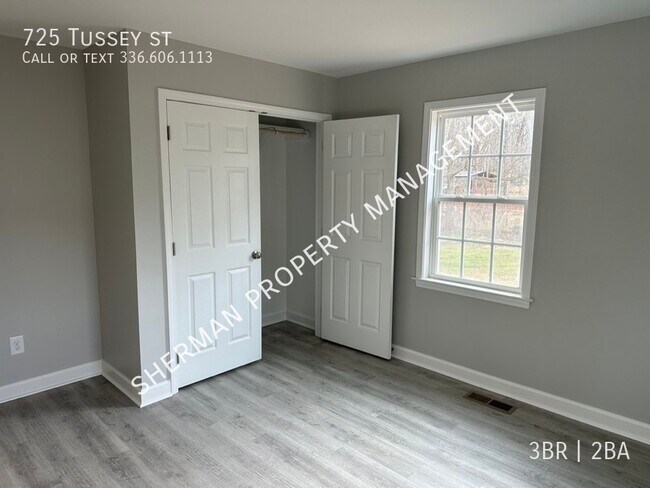 Building Photo - 725 Tussey St