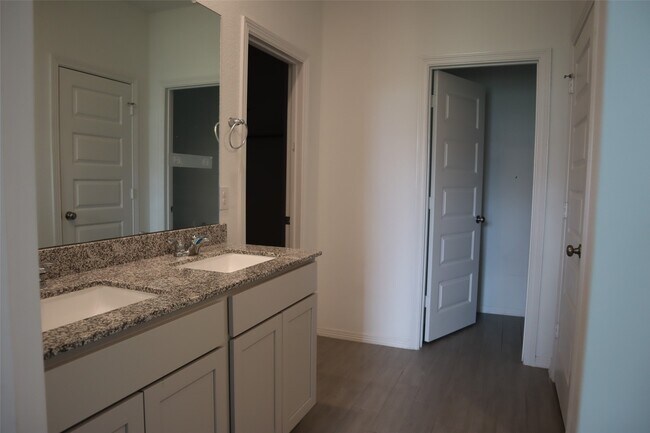 Building Photo - 5806 Aurora Grns Ln