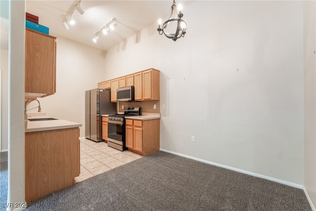 Building Photo - 3325 Cactus Shadow St