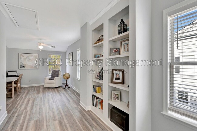 Building Photo - 147 Palm Cove Way