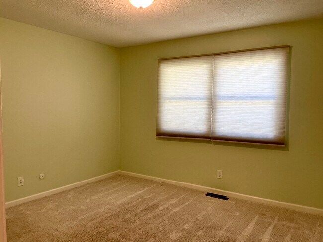 Building Photo - 2209 Grange Cir