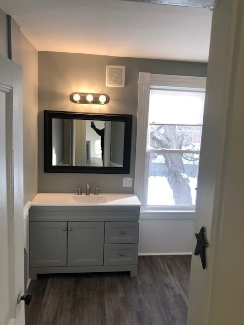 Building Photo - 10 Trakey St