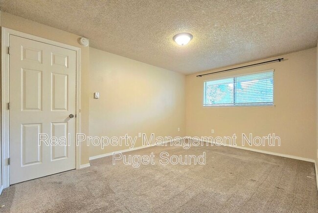 Building Photo - 228 N Stillaguamish Ave