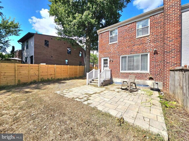 Building Photo - 3109 Mosby St