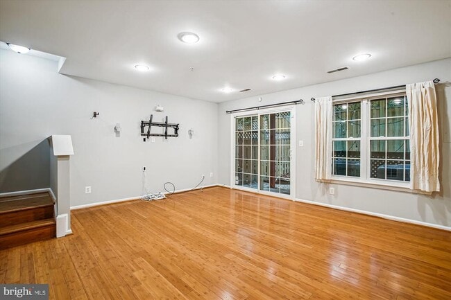Building Photo - 171 Barrett Pl