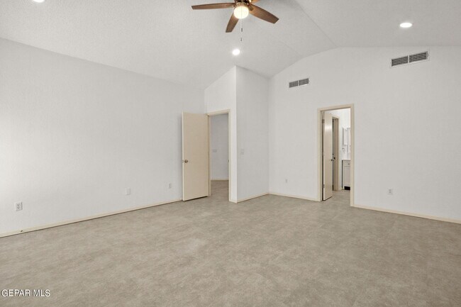 Building Photo - 205 N Alto Mesa Dr